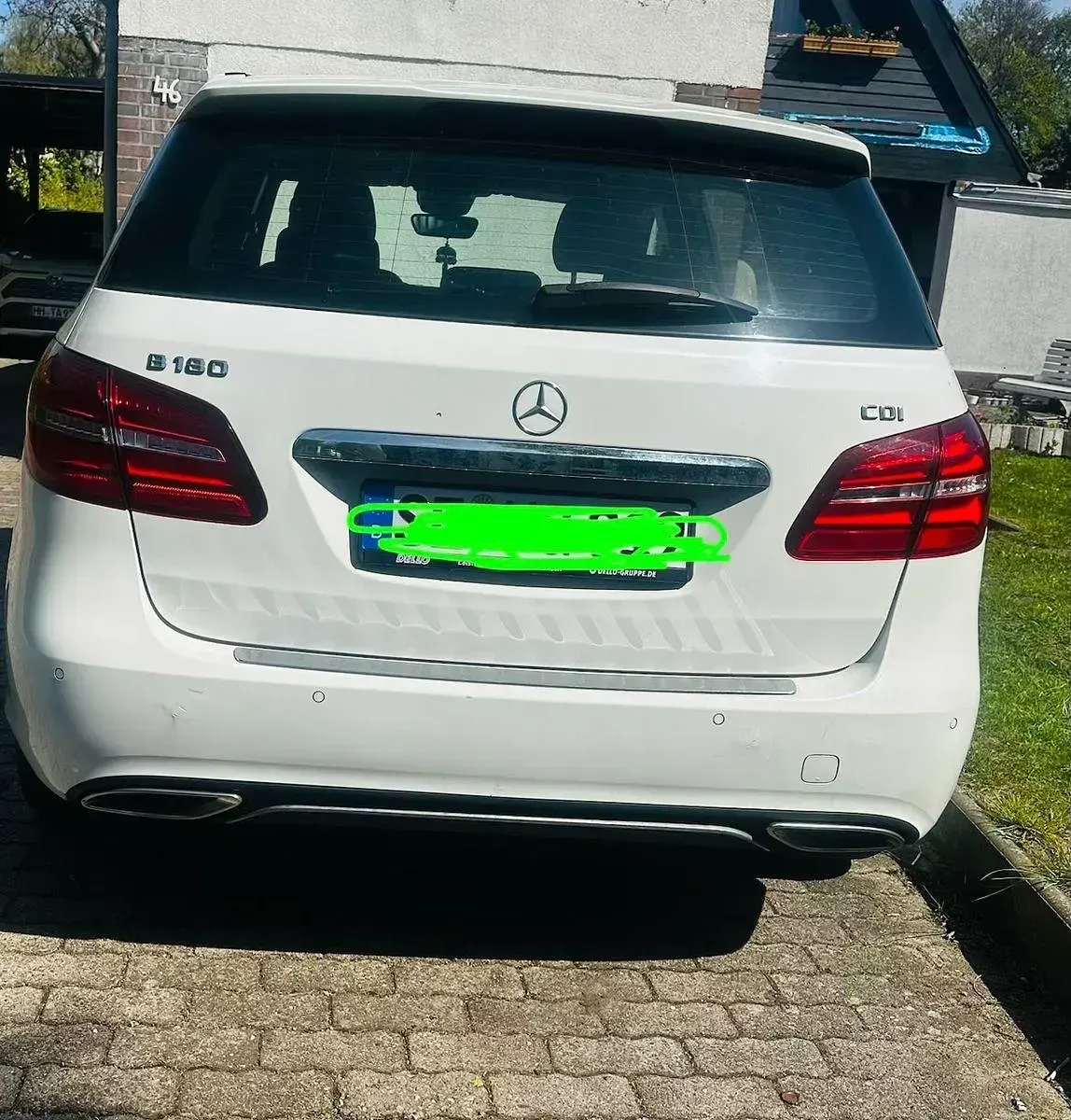 Gebraucht Mercedes B180 Style 109 PS (80 kW) 2015 Weiß Kleinwagen