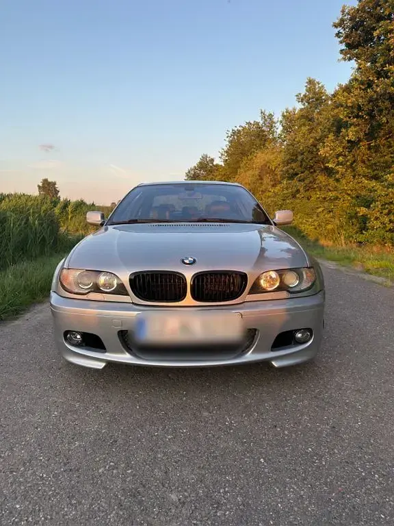 Gebraucht BMW 325 M Sport 192 PS (141 kW) 2004 Silber Coupé
