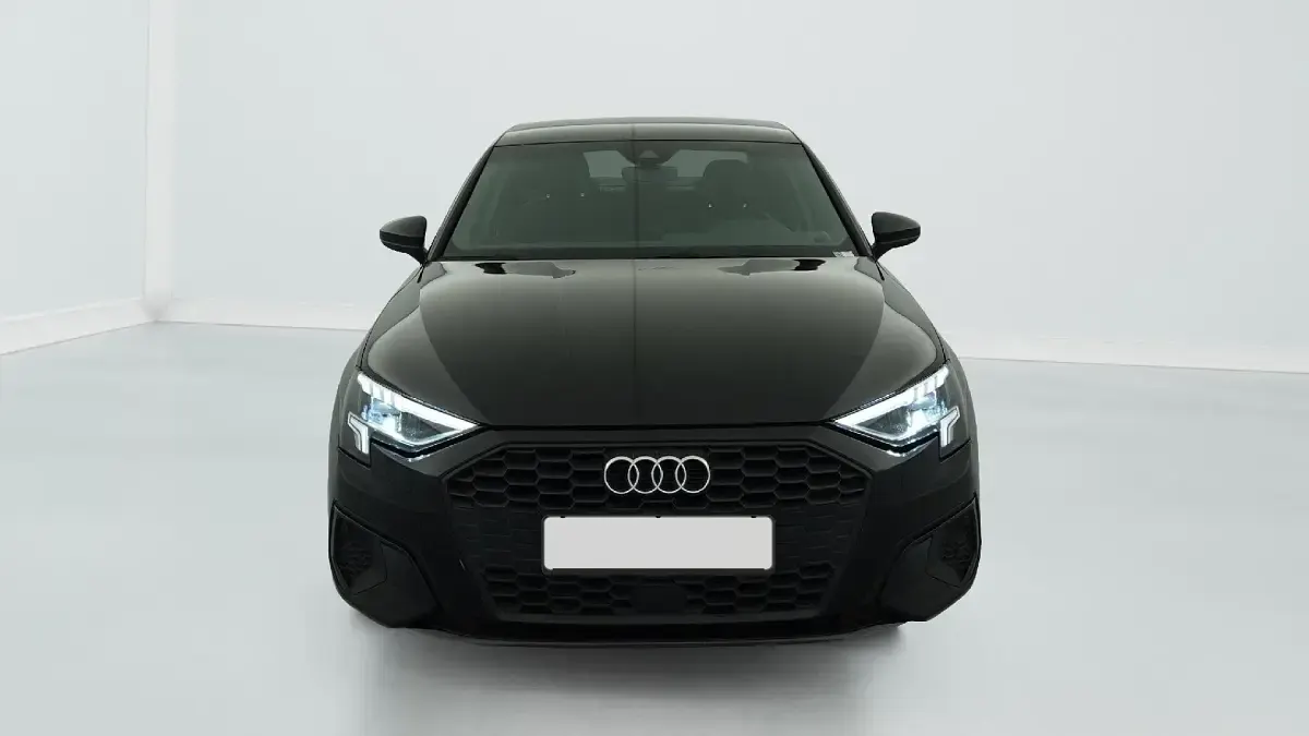 Gebraucht Audi A3 Business 150 PS (110 kW) 2024 Schwarz (noir mythic) Limousine