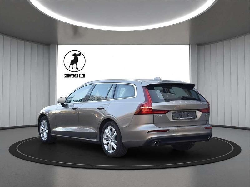 Gebraucht Volvo V60 190 PS (139 kW) 2019 Grau Kombi