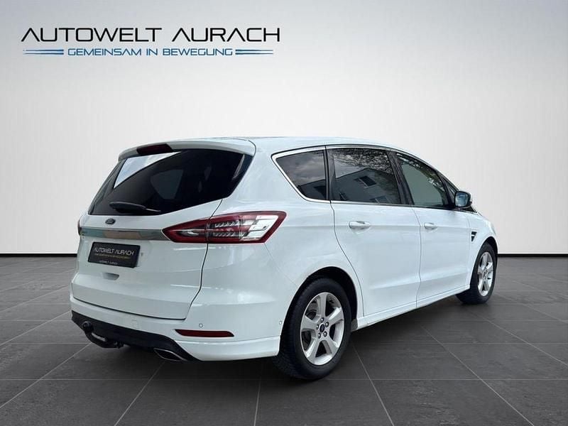 Gebraucht Ford S-MAX Titanium 179 PS (131 kW) 2016 Weiß Van / Kleinbus