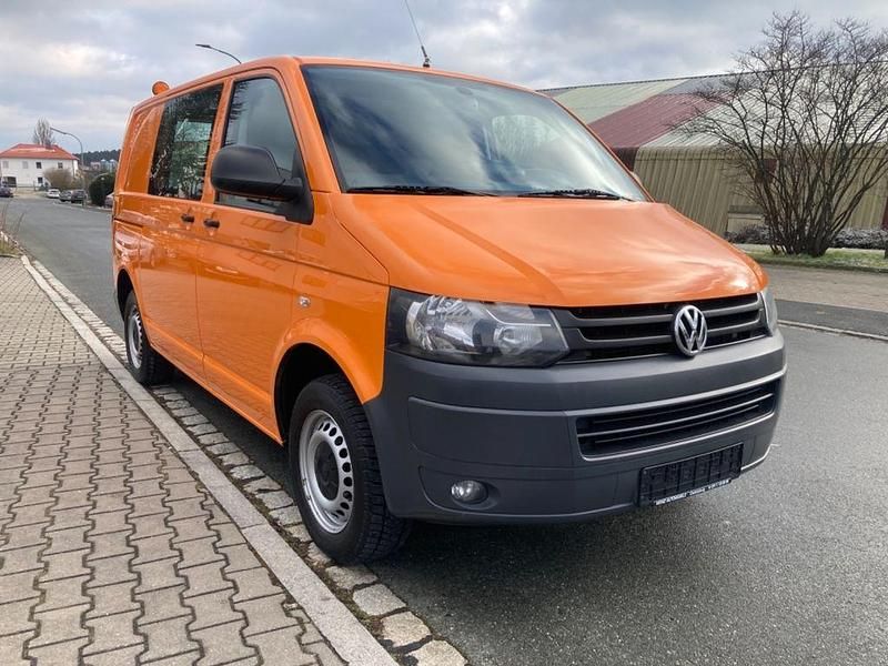 Gebraucht VW Transporter 102 PS (75 kW) 2010 Orange Van