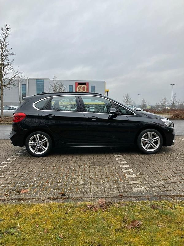 Gebraucht BMW 220 Active Tourer M Sport 190 PS (139 kW) 2015 Schwarz Van / Kleinbus
