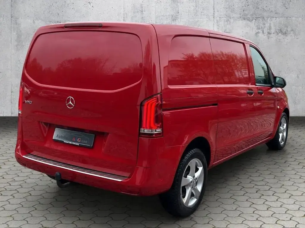 Gebraucht Mercedes Vito 190 PS (139 kW) 2016 Rot Van