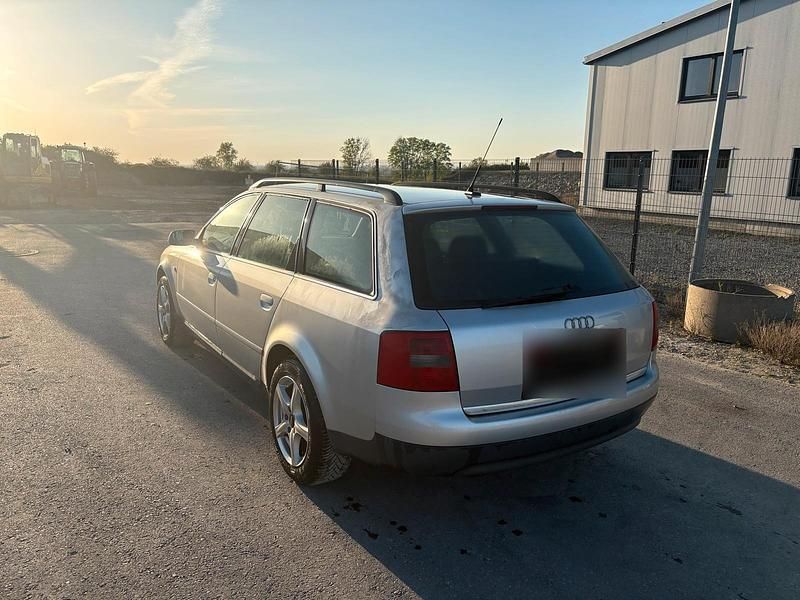 Usata Audi A6 160 CV (117 kW) 2000 Argento Station wagon
