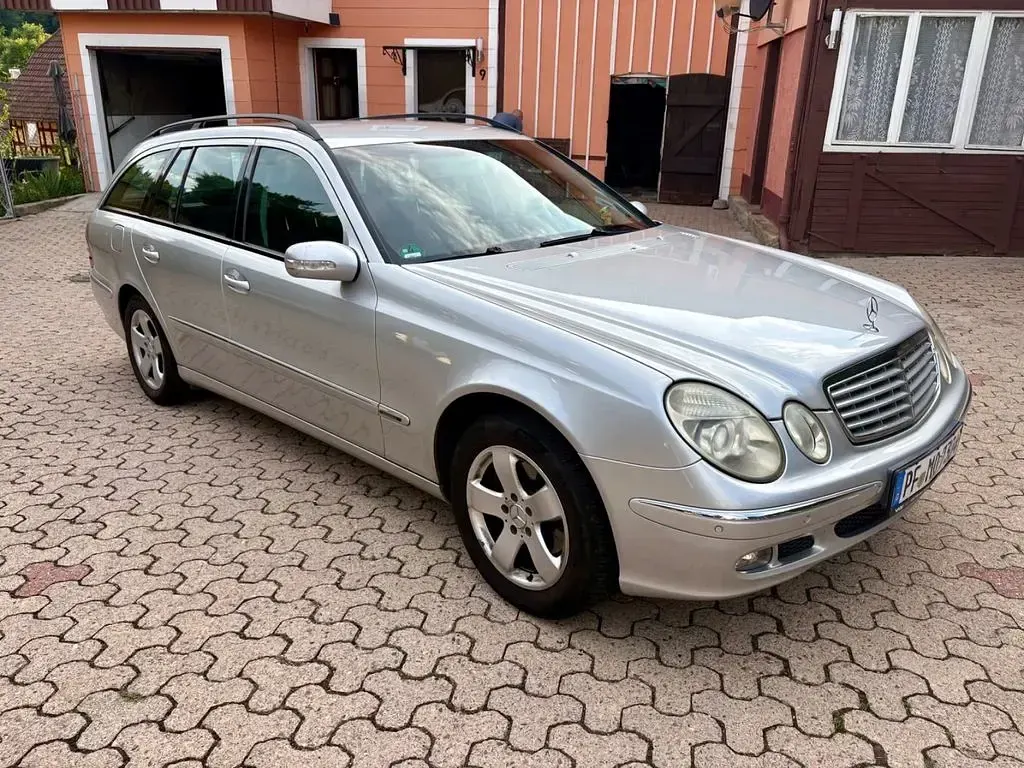 Gebraucht Mercedes E200 Elegance 163 PS (119 kW) 2005 Silber Limousine