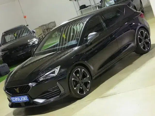 Gebraucht Cupra Leon VZ 245 PS (180 kW) 2024 Midnight black (metallic) Limousine