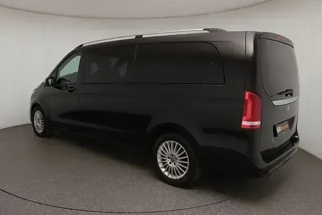 Gebraucht Mercedes V300 237 PS (174 kW) 2024 Schwarz Van / Kleinbus