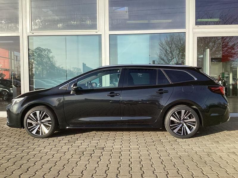 Neu Toyota Corolla 196 PS (144 kW) 2025 Mysticschwarz mica Kombi