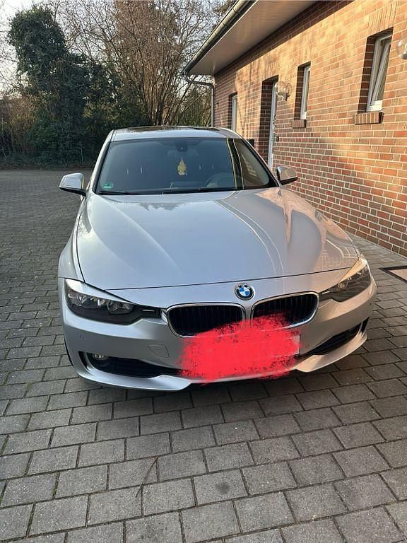 Silber Gebraucht 2013 BMW 320 Limousine | 7.000 € (Superpreis) - Bild 1/4