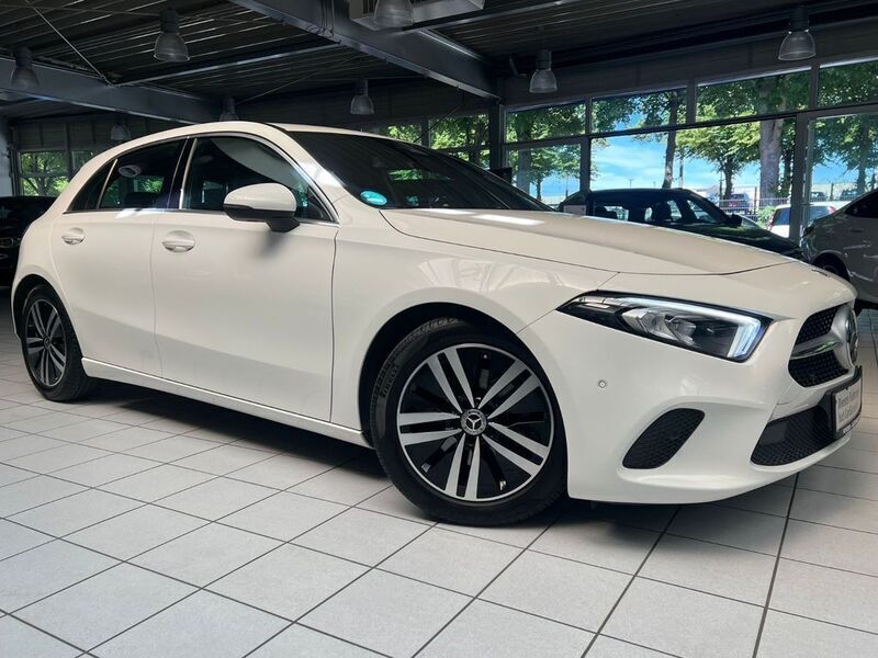 Weiß Gebraucht 2019 Mercedes A200 Limousine | 20.990 € (Guter Preis) - Bild 1/4