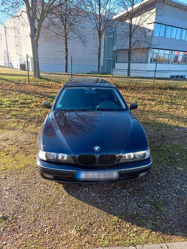 Second-hand BMW 520 150 CP (110 kW) 2000 Albastru Break