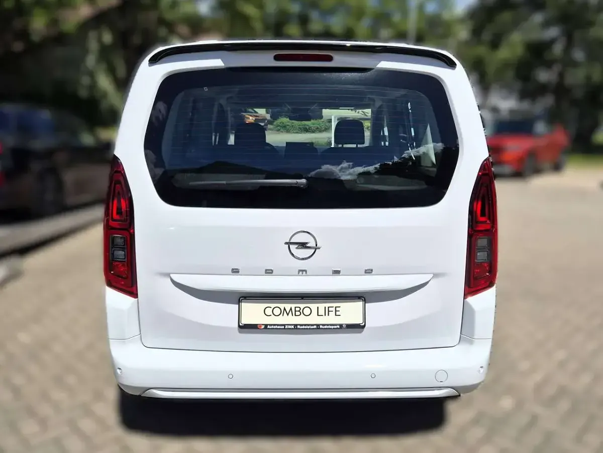 Gebraucht Opel Combo Life 110 PS (80 kW) 2024 Arktis weiss Van / Kleinbus