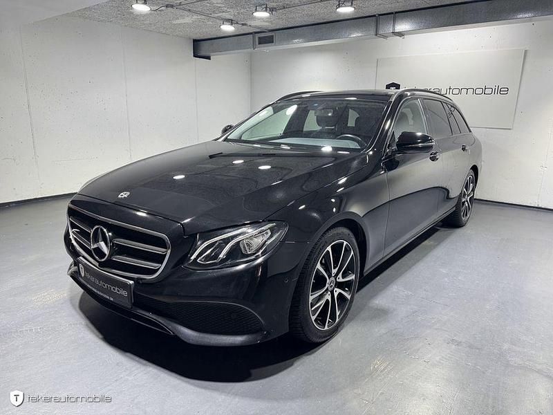 Schwarz Gebraucht 2019 Mercedes E220 Avantgarde Kombi | 20.990 € (Superpreis) - Bild 1/4