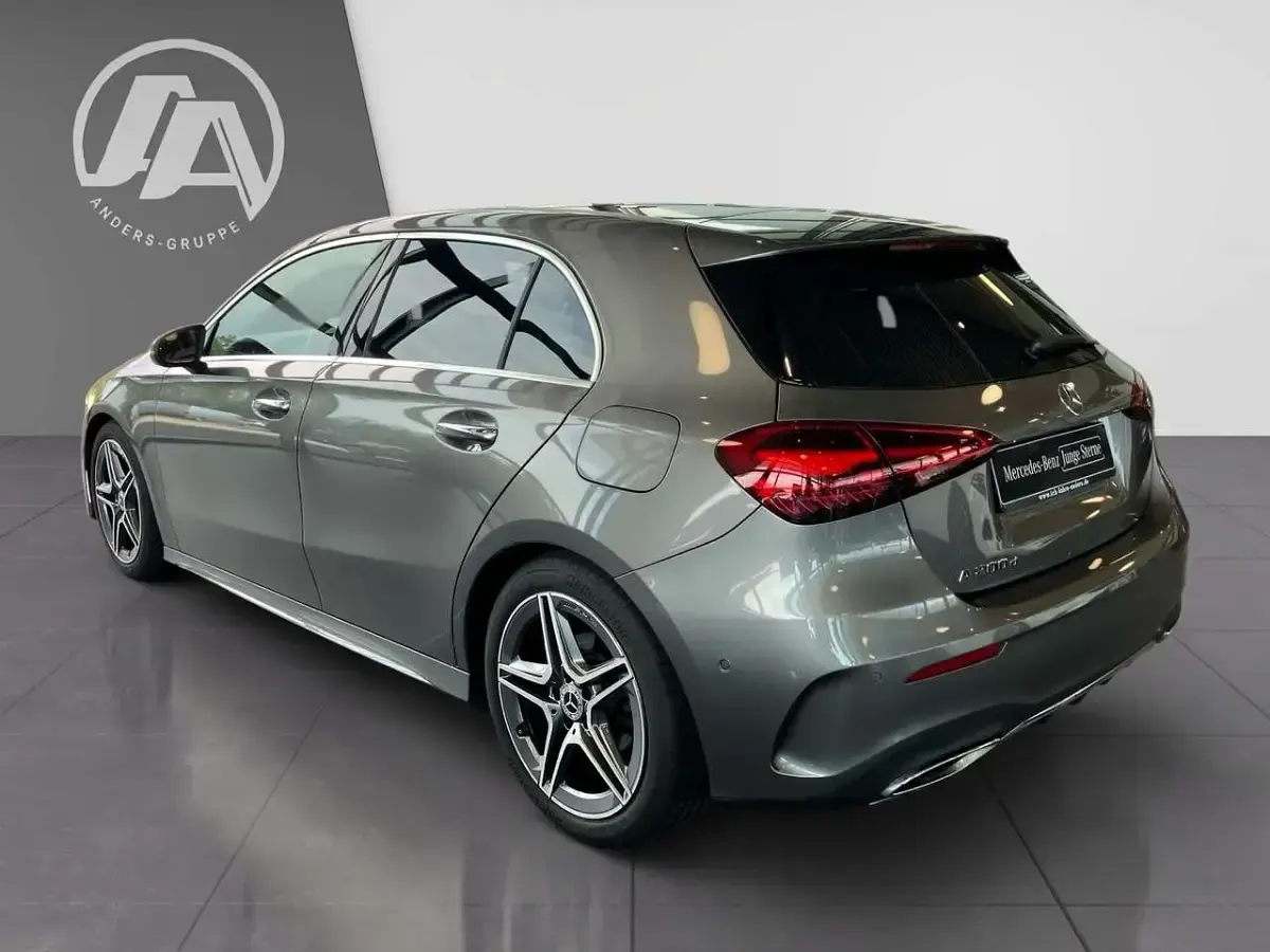 Gebraucht Mercedes A200 AMG 150 PS (110 kW) 2025 Mountaingrau Limousine