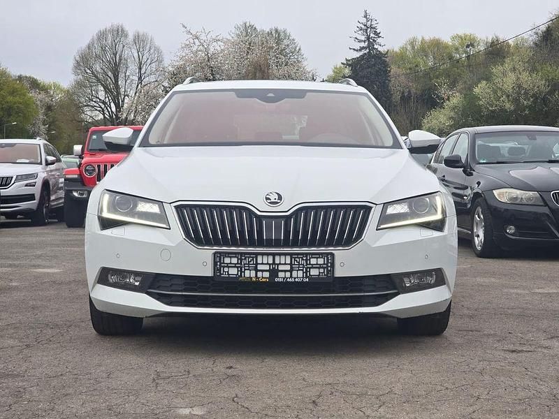 Gebraucht Skoda Superb Style 190 PS (139 kW) 2016 Weiß Kombi