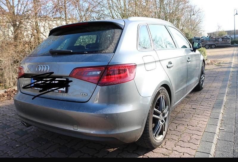 Grau Gebraucht 2015 Audi A3 Kombi | 14.000 € (Fairer Preis) - Bild 1/4