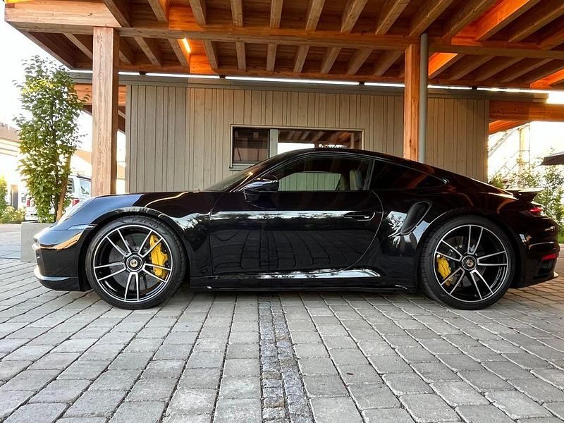 Schwarz Gebraucht 2023 Porsche 992 | 249.800 € - Bild 1/4