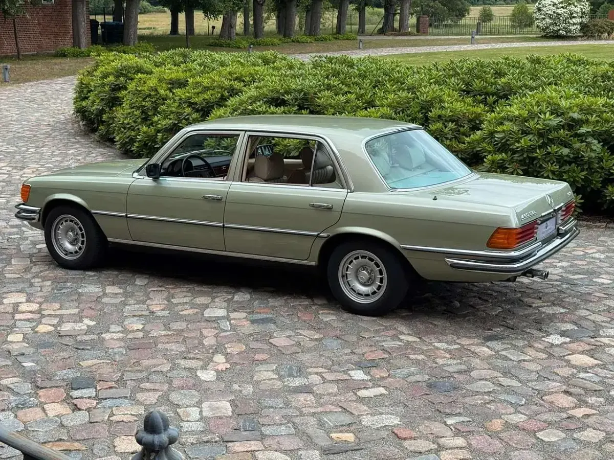 Gebraucht Mercedes 450 286 PS (210 kW) 1977 Grün Limousine