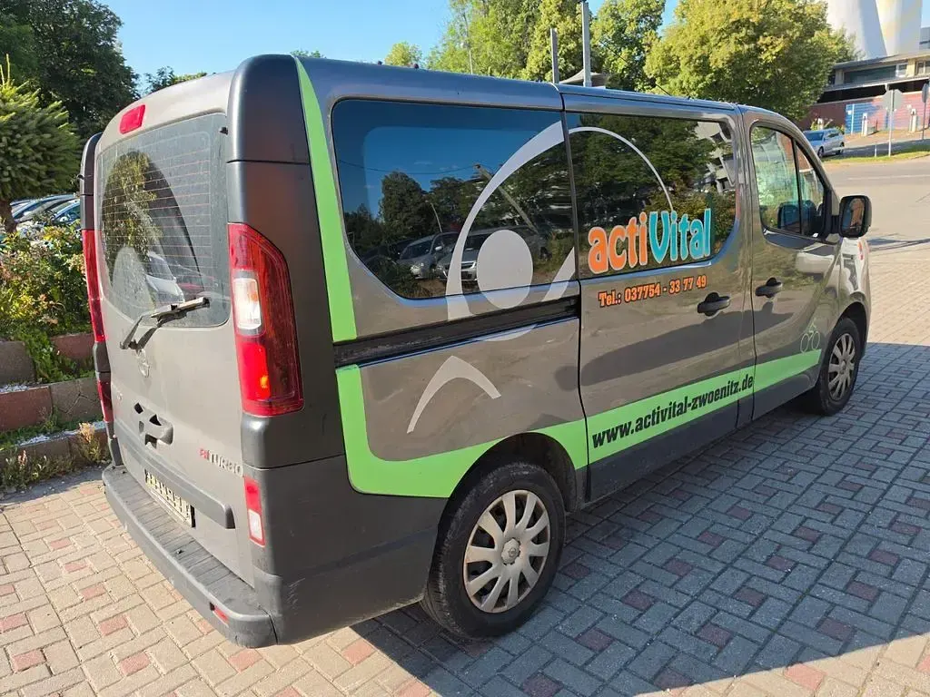 Gebraucht Opel Vivaro 140 PS (102 kW) 2015 Grau Van / Kleinbus
