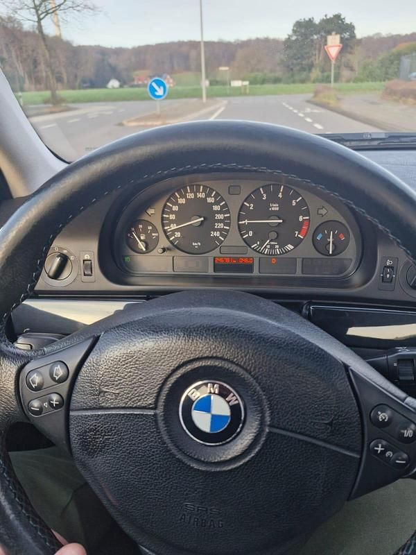 Gebraucht BMW 523 170 PS (125 kW) 1999 Schwarz Limousine