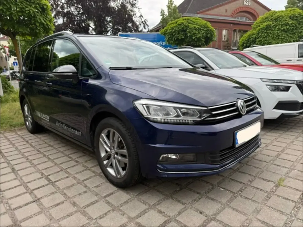 Gebraucht VW Touran Comfortline 150 PS (110 kW) 2019 Atlantik blue metallic Van / Kleinbus