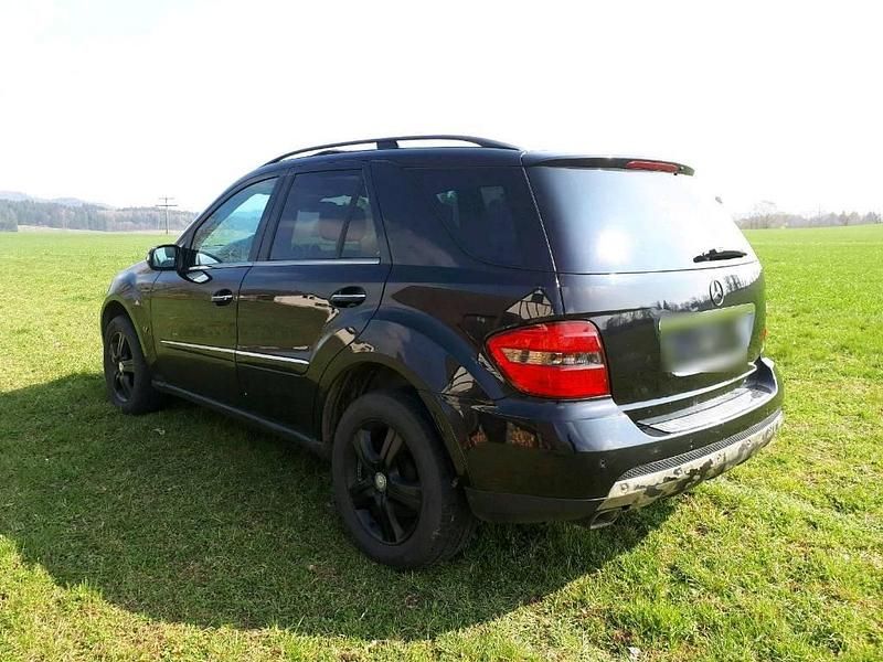 Gebraucht Mercedes ML420 306 PS (225 kW) 2006 Schwarz SUV