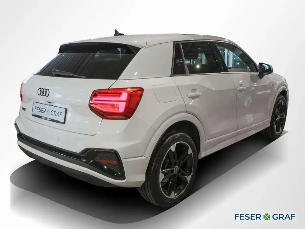 Gebraucht Audi Q2 Ambiente 150 PS (110 kW) 2023 Weiß SUV