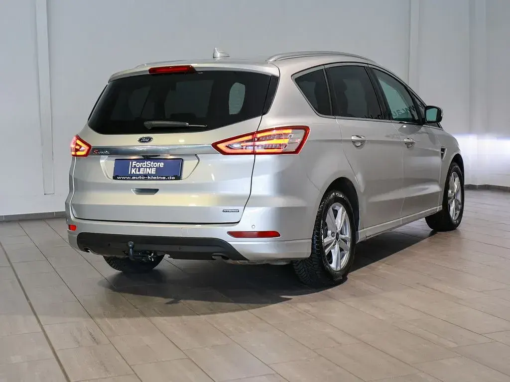 Gebraucht Ford S-MAX Titanium 150 PS (110 kW) 2023 Polar silber Van / Kleinbus
