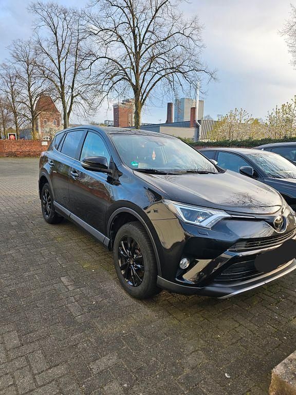 Gebraucht Toyota RAV4 Executive 152 PS (111 kW) 2017 Schwarz SUV