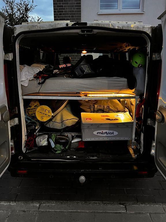 Gebraucht Renault Trafic 145 PS (106 kW) 2010 Weiß Van / Kleinbus