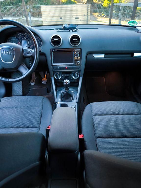 Gebraucht Audi A3 Attraction 105 PS (77 kW) 2011 Silber Kleinwagen