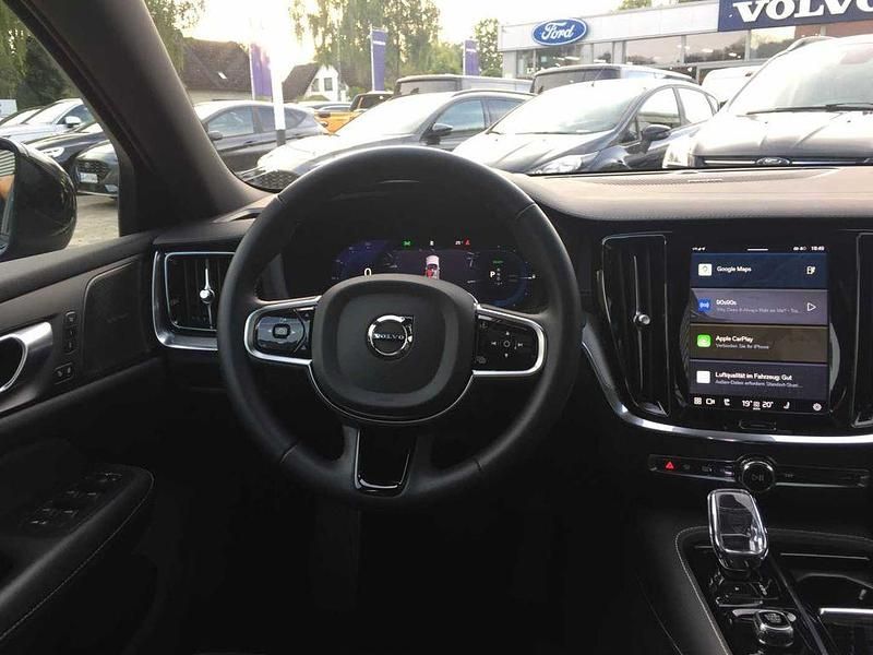 Gebraucht Volvo V60 Ultra 310 PS (228 kW) 2024 Blau Kombi