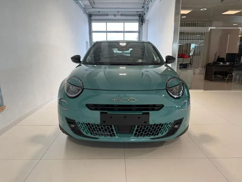 Neu Fiat 600 La Prima 145 PS (106 kW) 2025 (969 acqua blau/blau) SUV