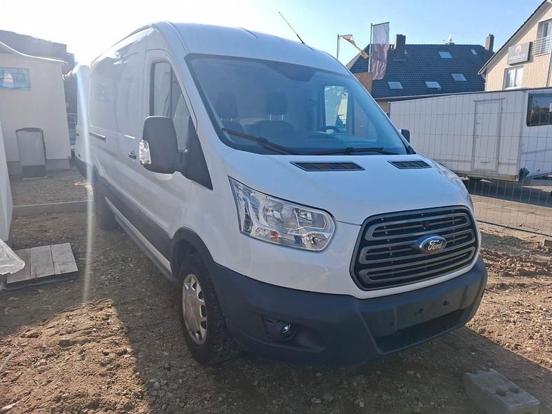 Second-hand Ford Transit 131 CP (96 kW) 2018 Alb Monovolum