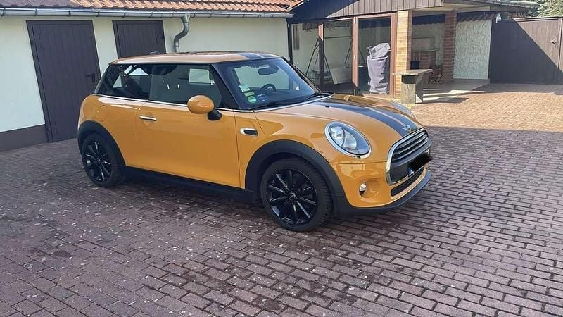 Second-hand Mini ONE 102 CP (75 kW) 2017 Portocaliu Hatchback