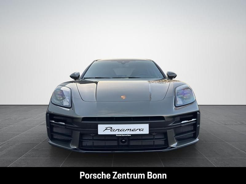 Neu Porsche Panamera GTS 500 PS (367 kW) 2026 Gruen Limousine