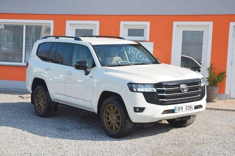 Weiß Gebraucht 2025 Toyota Land Cruiser SUV | 102.500 € (Teuer) - Bild 1/4