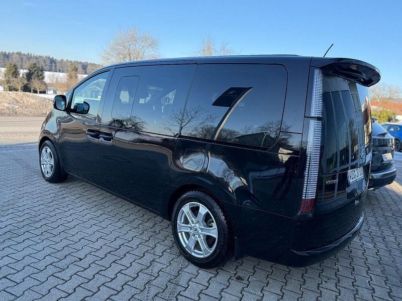 Gebraucht Hyundai Staria Prime 177 PS (130 kW) 2023 Abyss black / mic Van / Kleinbus
