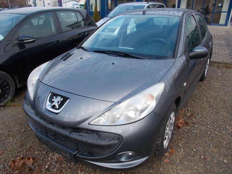Grau Gebraucht 2010 Peugeot 206+ Basis Kleinwagen | 2.990 € (Fairer Preis) - Bild 1/4