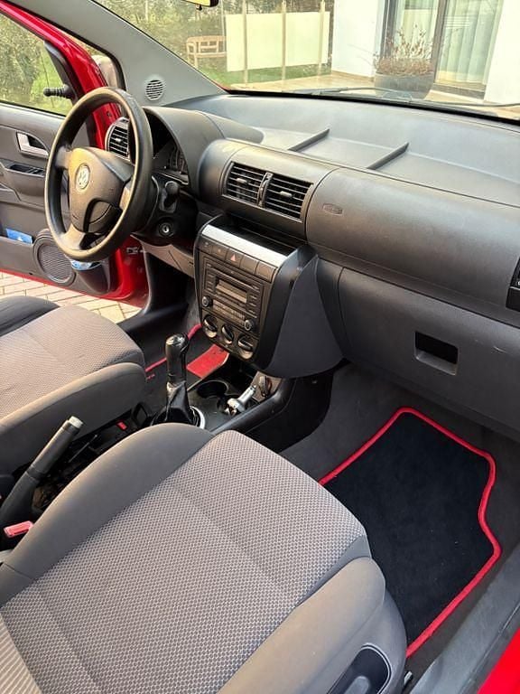 Second-hand VW Fox Style 60 CP (44 kW) 2011 Roșu Hatchback