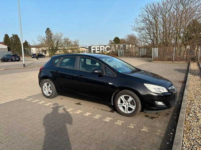 Gebraucht Opel Astra Selection 87 PS (63 kW) 2011 Schwarz Limousine