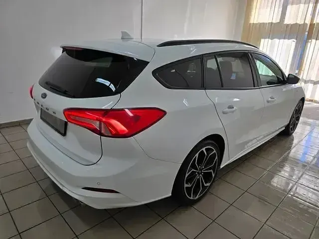 Usata Ford Focus ST-Line 182 CV (133 kW) 2019 Bianco Station wagon