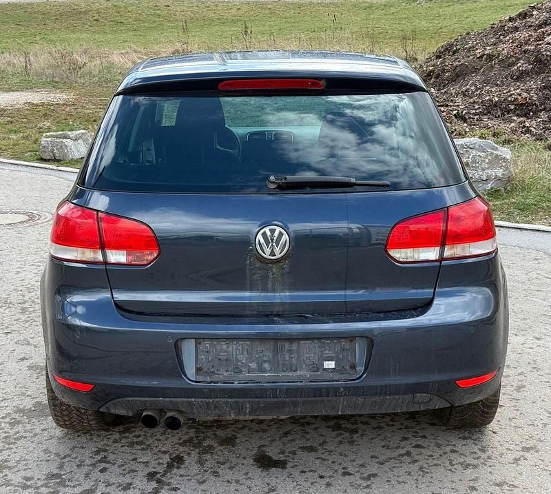 Gebraucht VW Golf VI Team 140 PS (102 kW) 2010 Blau Kleinwagen