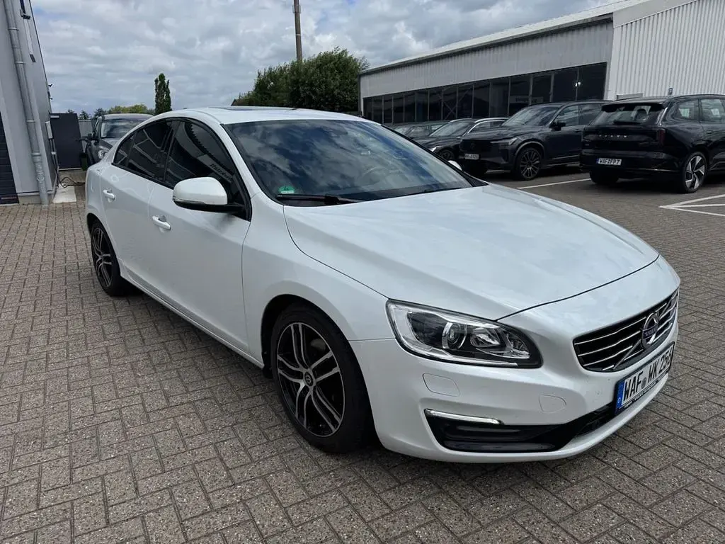 Gebraucht Volvo S60 Linje Svart 190 PS (139 kW) 2017 Weiß Limousine