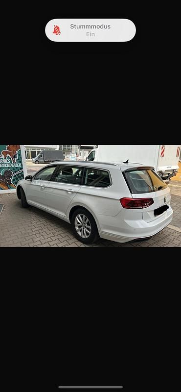 Weiß Gebraucht 2020 VW Passat Kombi | 16.000 € (Guter Preis) - Bild 1/4