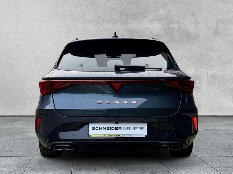 Neu Cupra Leon 204 PS (150 kW) 2026 Magnetic grau metallic Limousine