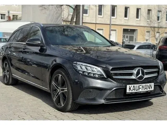 Gebraucht Mercedes C300e 211 PS (155 kW) 2020 Grau Kombi