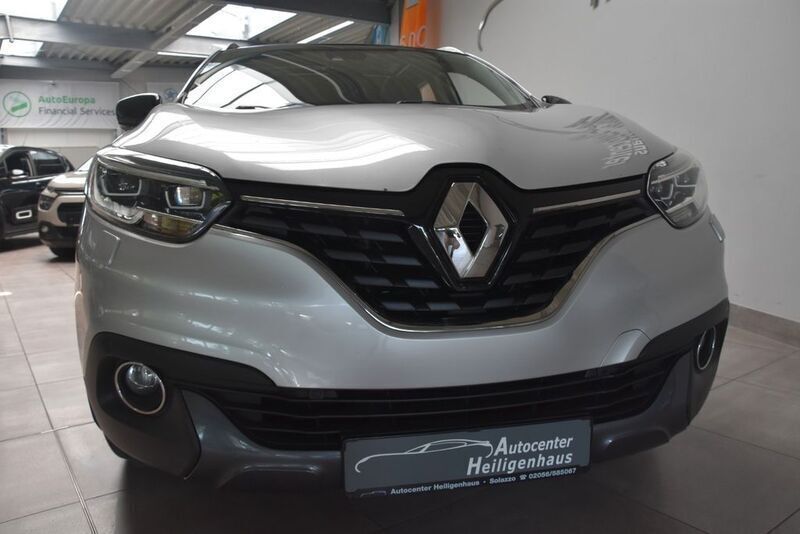 Grau Gebraucht 2015 Renault Kadjar Bose Edition SUV | 10.780 € (Guter Preis) - Bild 1/4