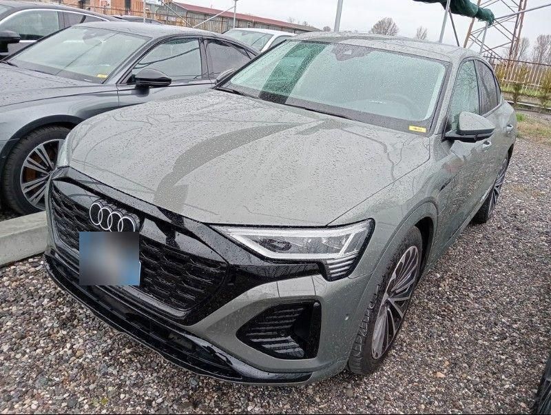 Chronosgrau metallic Gebraucht 2024 Audi Q8 e-tron S-Line SUV | 59.825 € (Superpreis) - Bild 1/2